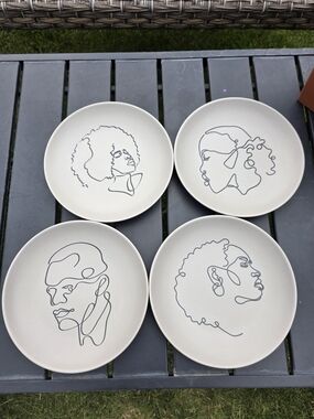 Domo Ink Set of 4 Ceramic Line Art Portrait Plates Minimalist Face-gray black
